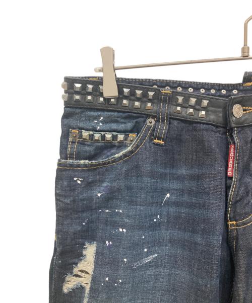 DSQUARED2（ディースクエアード）DSQUARED2 (ディースクエアード) クラッシュ加工スタッズデニムパンツ インディゴ サイズ:48の古着・服飾アイテム