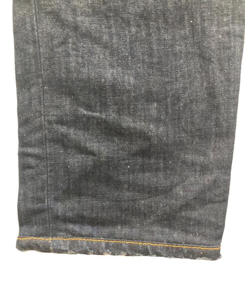 DSQUARED2（ディースクエアード）DSQUARED2 (ディースクエアード) クラッシュ加工スタッズデニムパンツ インディゴ サイズ:48の古着・服飾アイテム