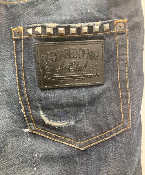 DSQUARED2（ディースクエアード）DSQUARED2 (ディースクエアード) クラッシュ加工スタッズデニムパンツ インディゴ サイズ:48の古着・服飾アイテム