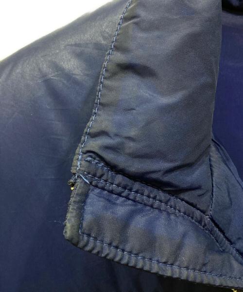 STUSSY AUTHENTIC GEAR（ステューシーオーセンティックギア）STUSSY authentic gear (ステューシーオーセンティックギア) ダウンジャケット パープル サイズ:Ⅼの古着・服飾アイテム