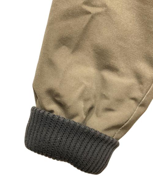 CANADA GOOSE（カナダグース）CANADA GOOSE (カナダグース) LABRADOR BOMBER カーキ サイズ:Mの古着・服飾アイテム