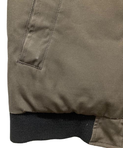 CANADA GOOSE（カナダグース）CANADA GOOSE (カナダグース) LABRADOR BOMBER カーキ サイズ:Mの古着・服飾アイテム