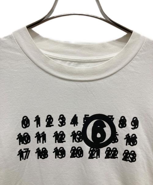 MM6 Maison Margiela（エムエムシックスメゾンマルジェラ）MM6 Maison Margiela (エムエムシックスメゾンマルジェラ) ロゴ オーバーサイズ ロングスリーブ T シャツ ホワイト サイズ:Ⅼの古着・服飾アイテム