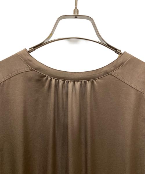 MOTOMACHI Zelal（モトマチゼラール）MOTOMACHI Zelal (モトマチゼラール) ヴィンテージサテンサイドギャザー＆フレアーワンピース ブラウン サイズ:Ⅼの古着・服飾アイテム