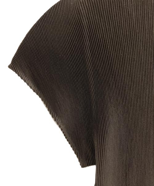 PLEATS PLEASE（プリーツプリーズ）PLEATS PLEASE (プリーツプリーズ) プリーツカットソー ブラウン サイズ:-の古着・服飾アイテム
