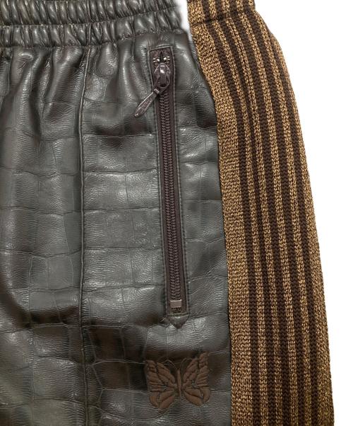 Needles（ニードルズ）Needles (ニードルズ) TRACK PANT FAUX LTHR ブラウン サイズ:XSの古着・服飾アイテム