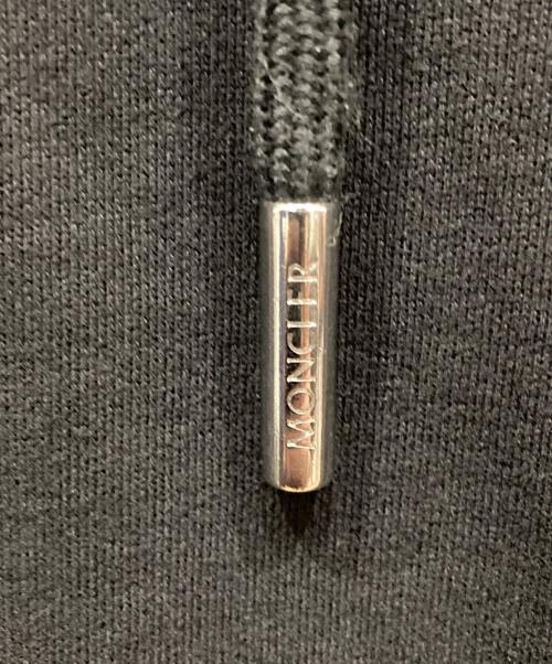 MONCLER（モンクレール）MONCLER (モンクレール) 刺繍ロゴプルオーバーパーカー ブラック サイズ:Sの古着・服飾アイテム