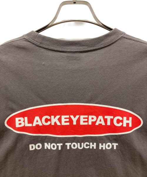 BlackEyePatch（ブラックアイパッチ）BlackEyePatch (ブラックアイパッチ) DANGER HOT LABEL TEE グレー サイズ:XLの古着・服飾アイテム