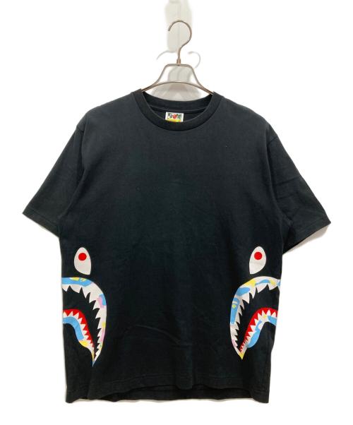 A BATHING APE（アベイシングエイプ）A BATHING APE (ア ベイシング エイプ) シャークプリントＴシャツ ブラック サイズ:Mの古着・服飾アイテム