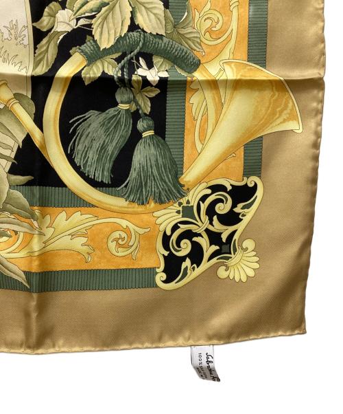 Salvatore Ferragamo（サルヴァトーレ フェラガモ）Salvatore Ferragamo (サルヴァトーレ フェラガモ) シルクスカーフ ベージュの古着・服飾アイテム