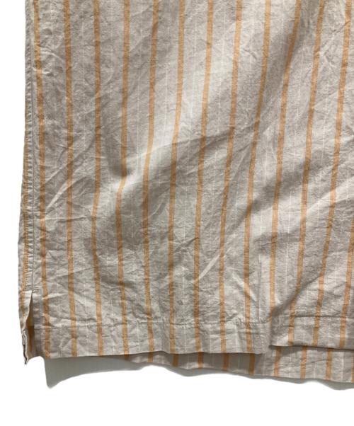 Pilgrim Surf+Supply（ピルグリム サーフサプライ）PILGRIM SURF+SUPPLY (ピルグリム サーフサプライ) 25SS Johnny Stripe Short Sleeve Shirt ベージュ サイズ:Lの古着・服飾アイテム