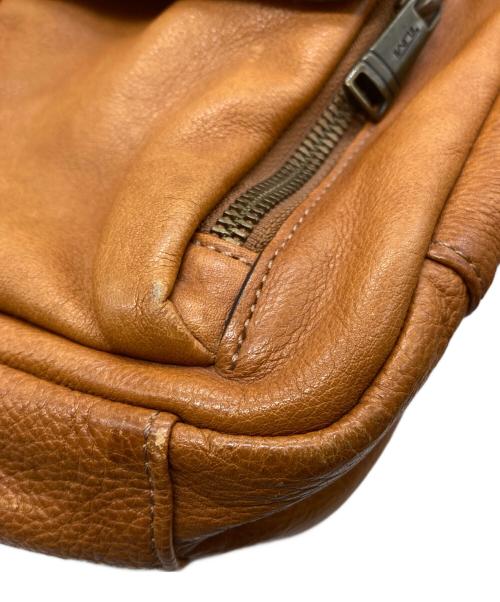 TUMI（トゥミ）TUMI (トゥミ) レザーショルダーバッグ ブラウンの古着・服飾アイテム
