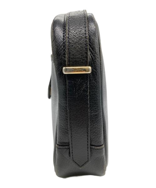 Yves Saint Laurent（イヴサンローラン）Yves Saint Laurent (イヴサンローラン) 三角プレートショルダーバッグ ブラックの古着・服飾アイテム