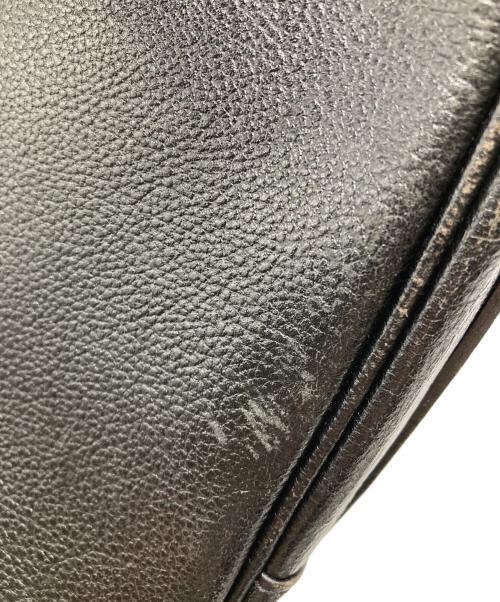 Yves Saint Laurent（イヴサンローラン）Yves Saint Laurent (イヴサンローラン) 三角プレートショルダーバッグ ブラックの古着・服飾アイテム