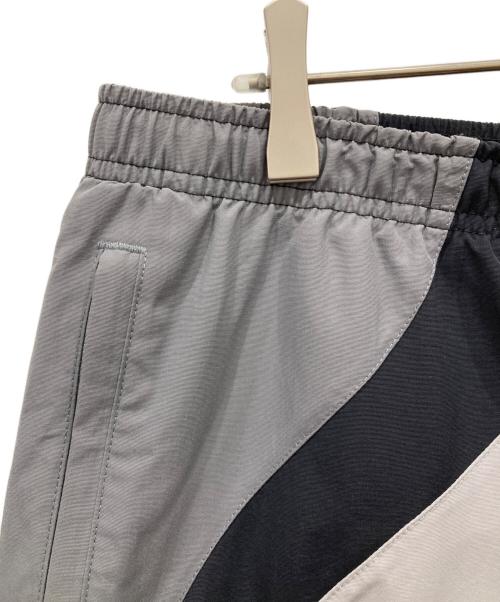 SUPREME（シュプリーム）Supreme (シュプリーム) UMBRO (アンブロ) Break-Away Track Pant グレー×ブラック サイズ:XLの古着・服飾アイテム