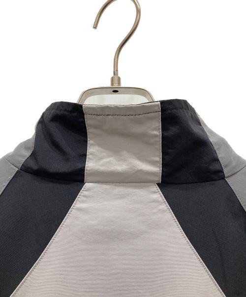 SUPREME（シュプリーム）Supreme (シュプリーム) UMBRO (アンブロ) Track Jacket グレー×ブラック サイズ:SIZE XXLの古着・服飾アイテム