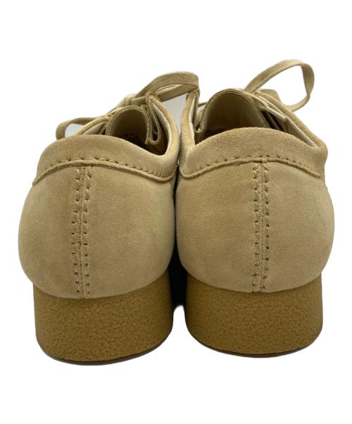 CLARKS（クラークス）CLARKS (クラークス) Wallaby Evo Waterproof ベージュ サイズ:26.5の古着・服飾アイテム