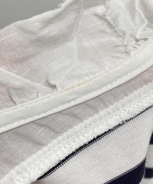 porter des boutons（ポルテデブトン）porter des boutons (ポルテデブトン) フリルカラーバスクシャツ ホワイト×ネイビー サイズ:-の古着・服飾アイテム