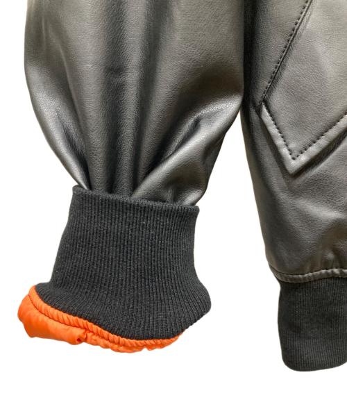 ALPHA INDUSTRIES（アルファインダストリーズ）ALPHA INDUSTRIES (アルファインダストリーズ) MA-1 フェイクレザージャケット ブラック×オレンジ サイズ:SIZE 02の古着・服飾アイテム