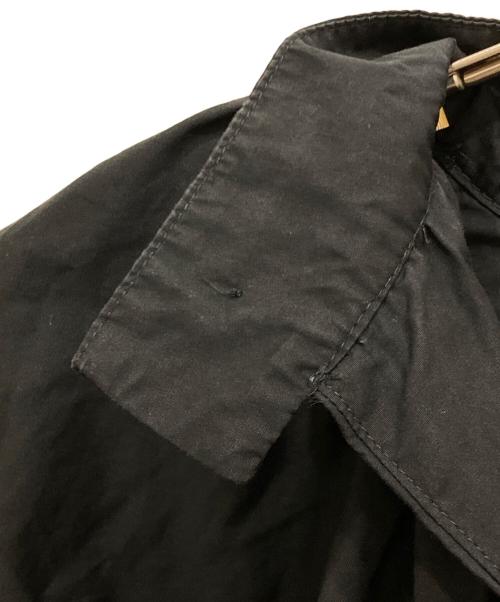 Whim Gazette（ウィムガゼット）Whim Gazette (ウィムガゼット) ラッフルショルダーブラウス ブラック サイズ:SIZE 36の古着・服飾アイテム