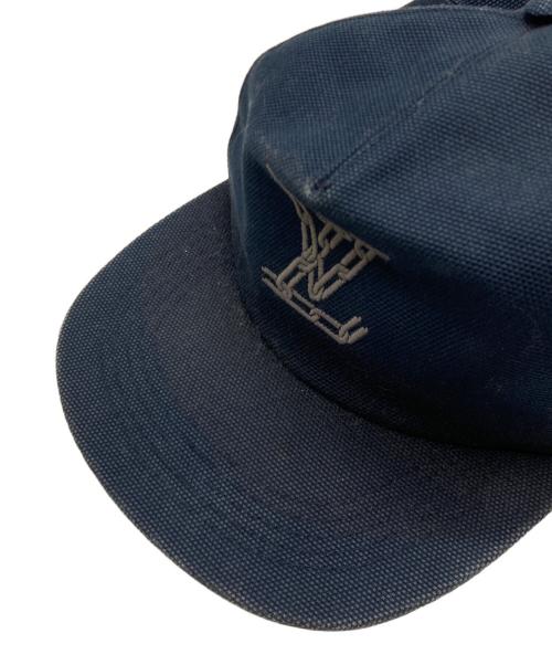LOUIS VUITTON（ルイ ヴィトン）LOUIS VUITTON (ルイ ヴィトン) LVチェーンロゴ キャップ ネイビー サイズ:Ⅼの古着・服飾アイテム
