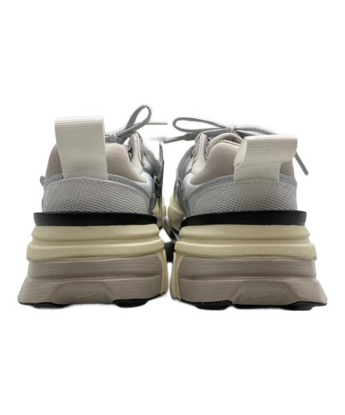 NIKE（ナイキ）NIKE (ナイキ) WMNS V2K Run グレー サイズ:24 未使用品の古着・服飾アイテム