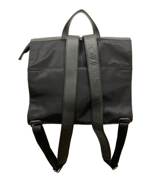 ear PAPILLONNER（イアパピヨネ）ear PAPILLONNER (イアパピヨネ) スクエアレザーリュック ブラックの古着・服飾アイテム