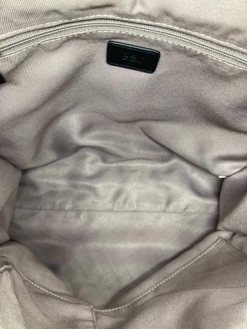 ear PAPILLONNER（イアパピヨネ）ear PAPILLONNER (イアパピヨネ) スクエアレザーリュック ブラックの古着・服飾アイテム