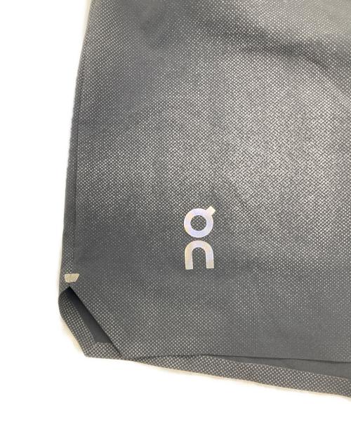 on（オン）On (オン) Lightweight Shorts Lumos ブラック サイズ:Mの古着・服飾アイテム