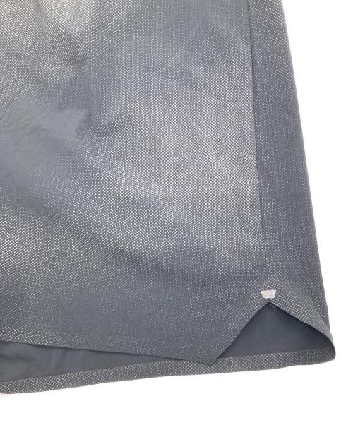 on（オン）On (オン) Lightweight Shorts Lumos ブラック サイズ:Mの古着・服飾アイテム