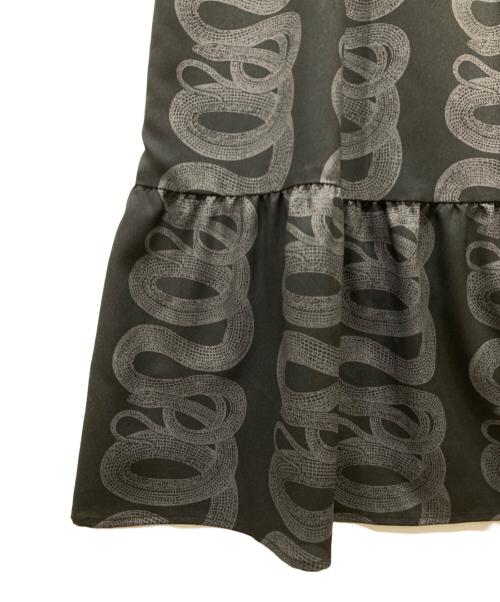 Hysteric Glamour（ヒステリックグラマー）Hysteric Glamour (ヒステリックグラマー) SNAKE LOOP柄 ギャザーワンピース ブラック サイズ:freeの古着・服飾アイテム