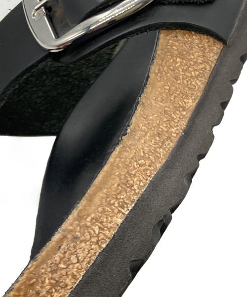 BIRKENSTOCK（ビルケンシュトック）BIRKENSTOCK (ビルケンシュトック) GIZEH BIG BUCKELE ブラック サイズ:SIZE 37の古着・服飾アイテム