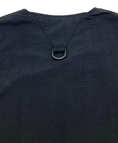 CMF OUTDOOR GARMENT（コンフィーアウトドアガーメント）CMF OUTDOOR GARMENT (コンフィーアウトドアガーメント) OVERLAY VEST ブラック サイズ:Sの古着・服飾アイテム