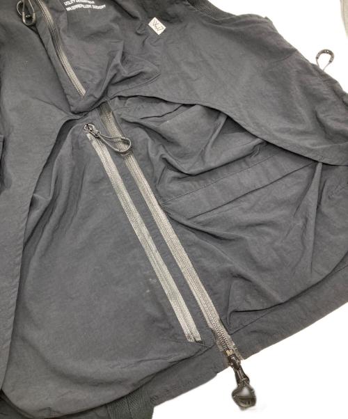 CMF OUTDOOR GARMENT（コンフィーアウトドアガーメント）CMF OUTDOOR GARMENT (コンフィーアウトドアガーメント) OVERLAY VEST ブラック サイズ:Sの古着・服飾アイテム