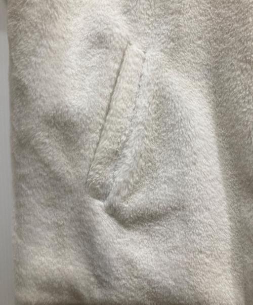 OY（オーワイ）OY (オーワイ) LOGO FUR HOODIE JACKET ホワイト サイズ:FREEの古着・服飾アイテム