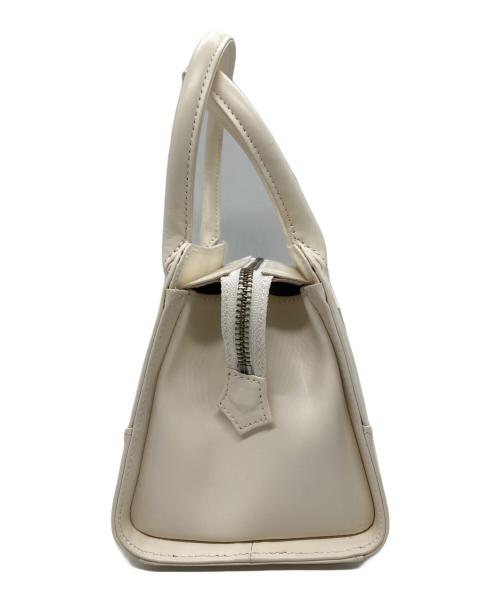Vivienne Westwood（ヴィヴィアンウエストウッド）Vivienne Westwood (ヴィヴィアンウエストウッド) プレーンハンドバッグ ホワイトの古着・服飾アイテム