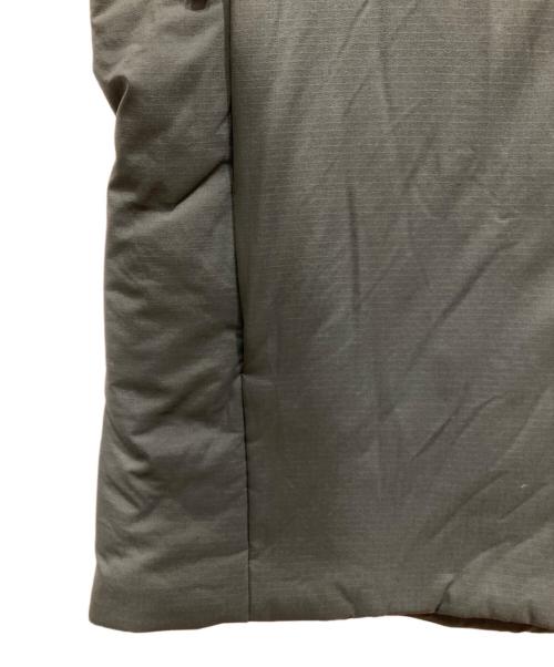 ARC'TERYX（アークテリクス）ARC'TERYX (アークテリクス) ATOM AR JACKET グレー サイズ:Sの古着・服飾アイテム