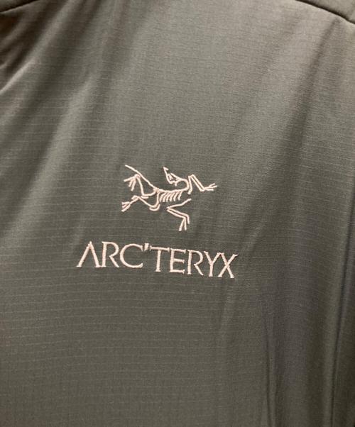 ARC'TERYX（アークテリクス）ARC'TERYX (アークテリクス) ATOM AR JACKET グレー サイズ:Sの古着・服飾アイテム