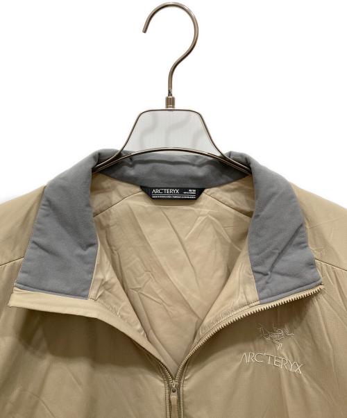 ARC'TERYX（アークテリクス）ARC'TERYX (アークテリクス) ATOM JACKET ベージュ サイズ:Mの古着・服飾アイテム