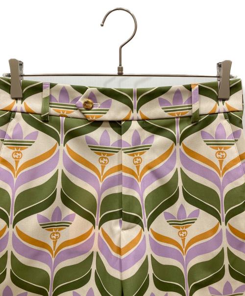 GUCCI（グッチ）GUCCI (グッチ) adidas (アディダス) トレフォイル プリント ショートパンツ アイボリー×グリーン サイズ:SIZE 44 未使用品の古着・服飾アイテム