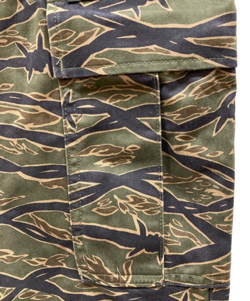 Hysteric Glamour（ヒステリックグラマー）Hysteric Glamour (ヒステリックグラマー) BARBED WIRE CAMO柄 6ポケット カーゴパンツ グリーン サイズ:SIZE Lの古着・服飾アイテム