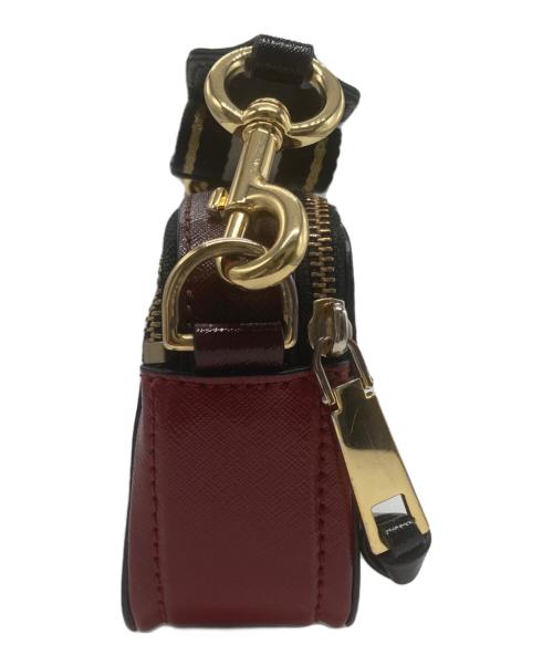 Marc by Marc Jacobs（マークバイマークジェイコブス）Marc by Marc Jacobs (マークバイマークジェイコブス) カメラバッグ ボルドー×ブラックの古着・服飾アイテム