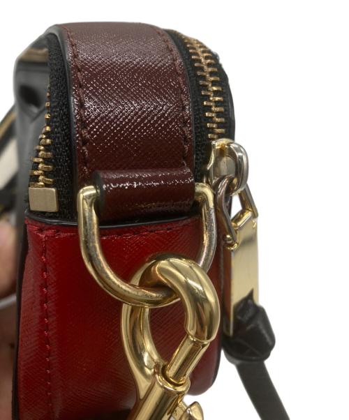 Marc by Marc Jacobs（マークバイマークジェイコブス）Marc by Marc Jacobs (マークバイマークジェイコブス) カメラバッグ ボルドー×ブラックの古着・服飾アイテム