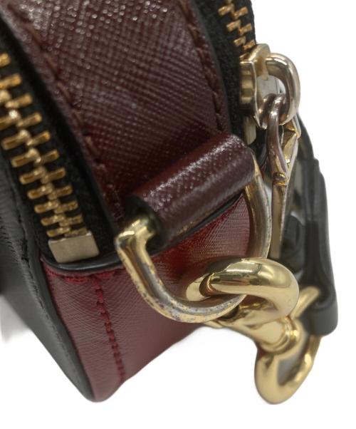 Marc by Marc Jacobs（マークバイマークジェイコブス）Marc by Marc Jacobs (マークバイマークジェイコブス) カメラバッグ ボルドー×ブラックの古着・服飾アイテム