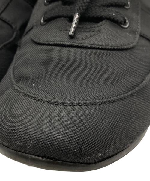 PRADA（プラダ）PRADA (プラダ) ナイロンスニーカー ブラック サイズ:8の古着・服飾アイテム