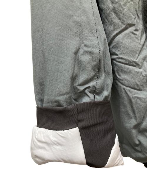 ARC'TERYX（アークテリクス）ARC'TERYX (アークテリクス) BEAMS (ビームス) アトム AR フーディ　ATOM AR HOODIE グレー サイズ:SIZE Sの古着・服飾アイテム