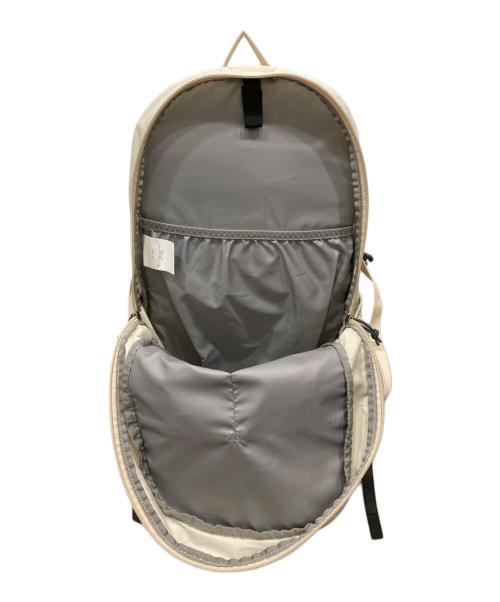 Columbia（コロンビア）Columbia (コロンビア) リュック アイボリーの古着・服飾アイテム