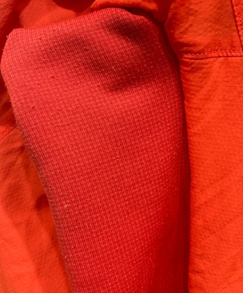 ARC'TERYX（アークテリクス）ARC'TERYX (アークテリクス) ATOM LT HOODY レッド サイズ:SIZE Sの古着・服飾アイテム