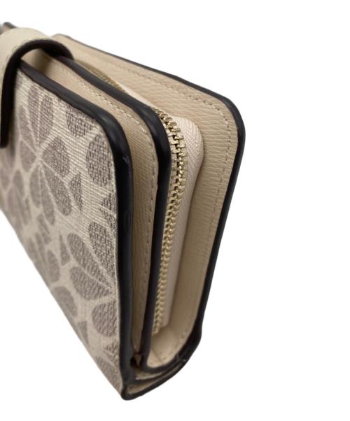 Kate Spade（ケイトスペード）Kate Spade (ケイトスペード) フラワー コーテッド キャンバス コンパクト ウォレット ベージュの古着・服飾アイテム