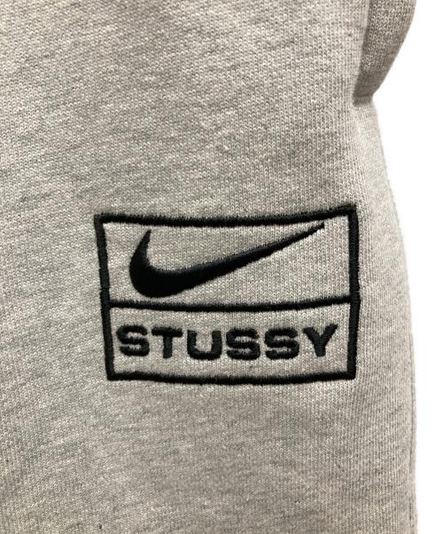 stussy（ステューシー）stussy (ステューシー) NIKE (ナイキ) STONE WASHED FLEECE PANT グレー サイズ:SIZE Mの古着・服飾アイテム